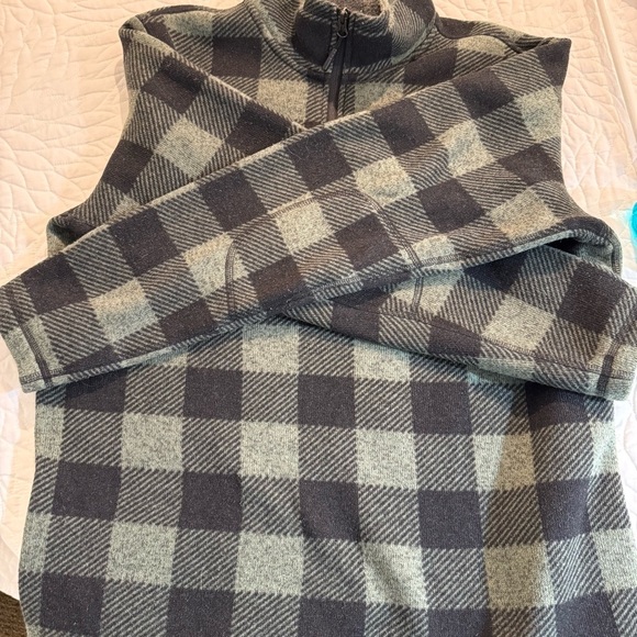 The North Face Green and Black Zip Up Sweater - Picture 10 of 10